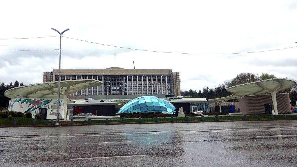 Almatı Cumhuriyet meydanı